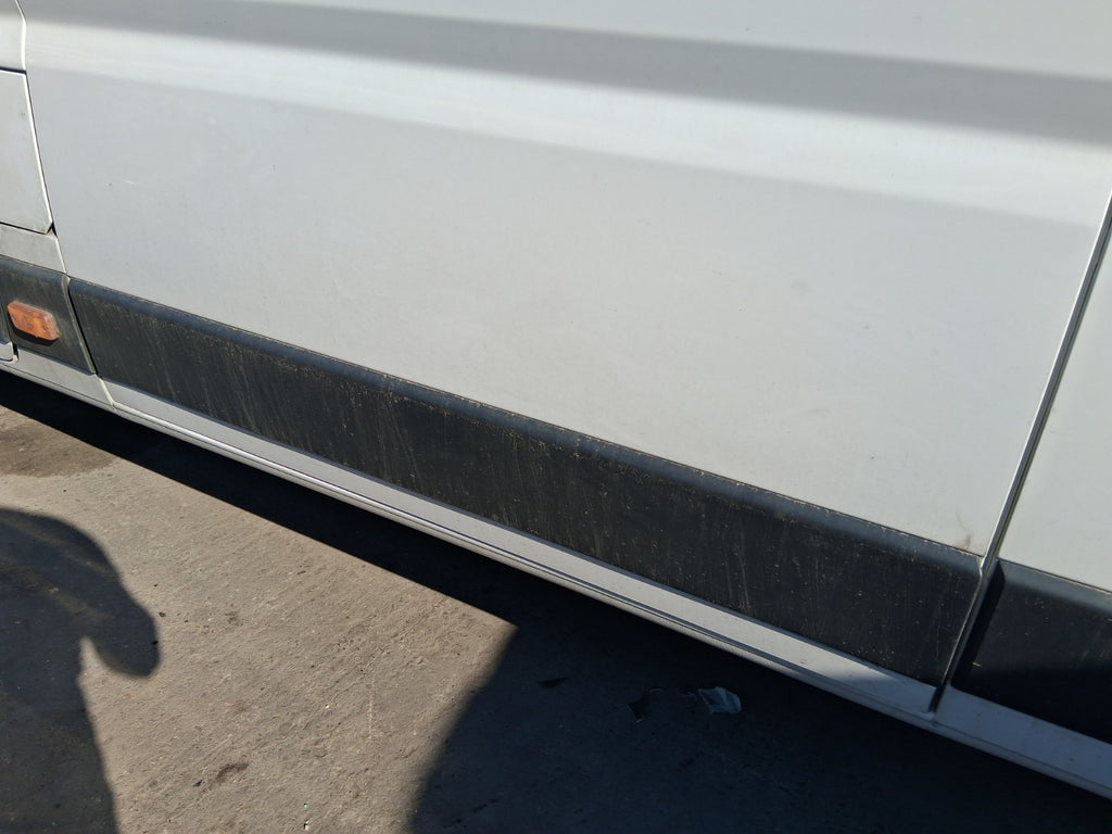 2025 CITROEN RELAY MK3 HIGH ROOF NS PASSENGER SIDE SLIDING DOOR MOULDING TRIM