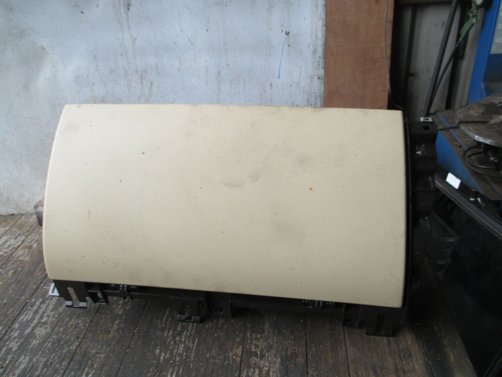 JAGUAR XF 2013 FACELIFT PASSENGER GLOVE BOX CREAM