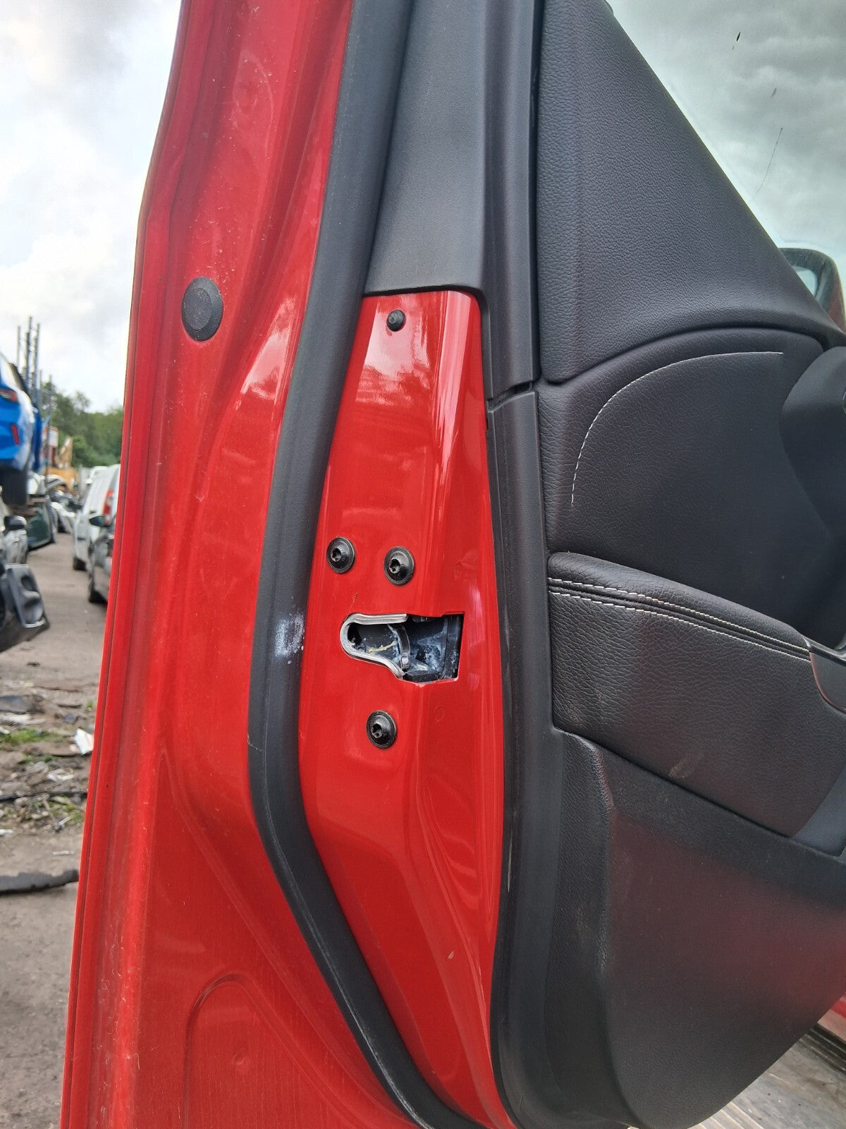 2015 VAUXHALL ASTRA J NSF PASSENGER SIDE FRONT DOOR LOCK MECHANISM