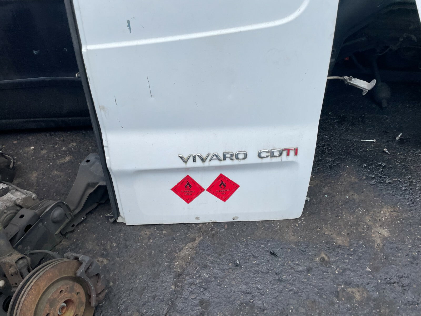 VAUXHALL VIVARO MK1 2007 OSR DRIVER SIDE REAR DOOR WHITE
