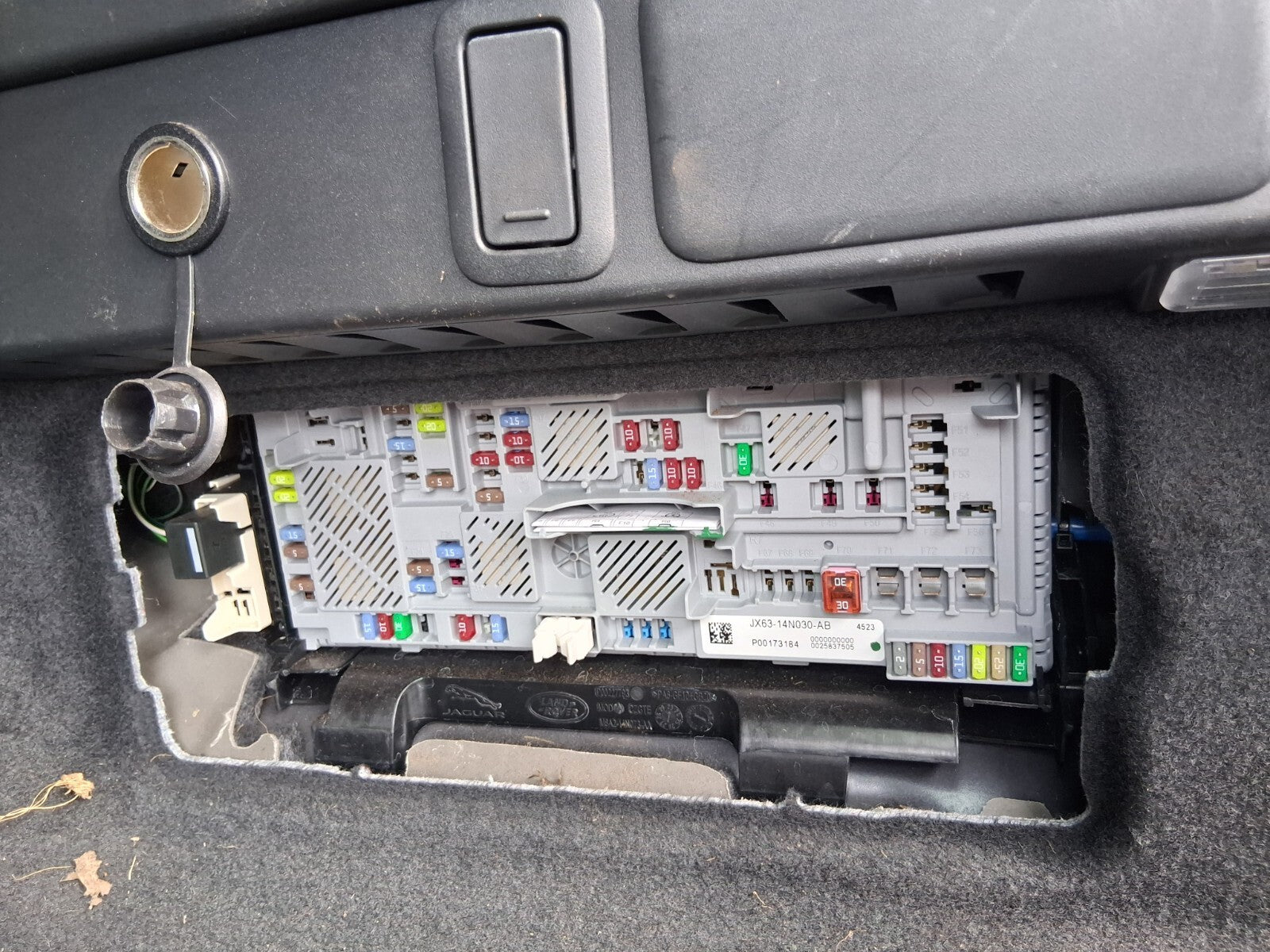 2024 RANGE ROVER VELAR P400e 2.0 HYBRID ELECTRIC REAR FUSE BOX JX6314N030AB