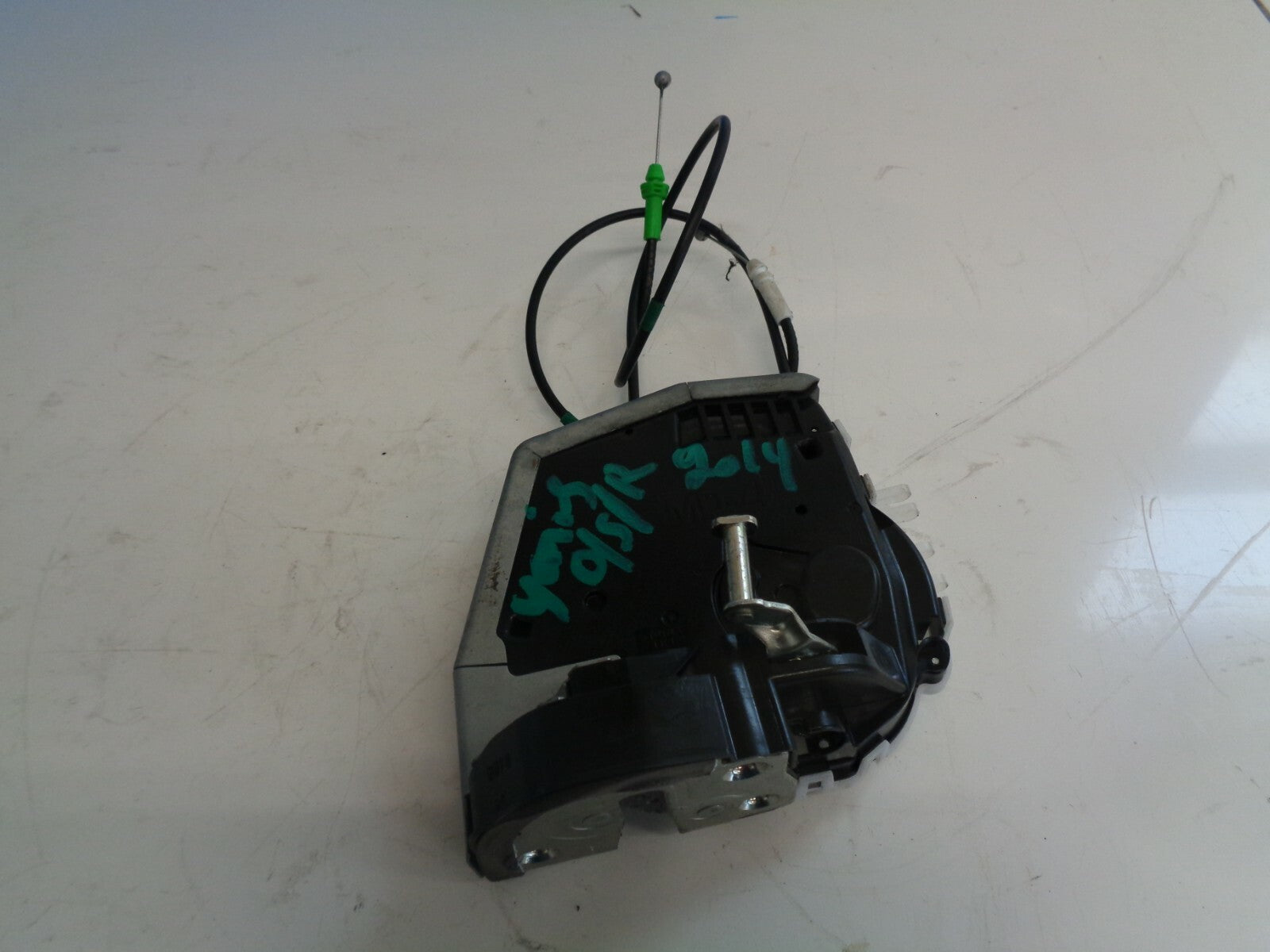 TOYOTA YARIS 2014 MK3 OSR DRIVER SIDE REAR DOOR LOCK MECHANISM