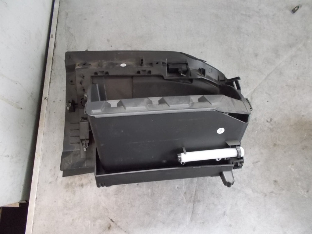 FORD FOCUS MK3 GLOVE BOX F1EBA06044