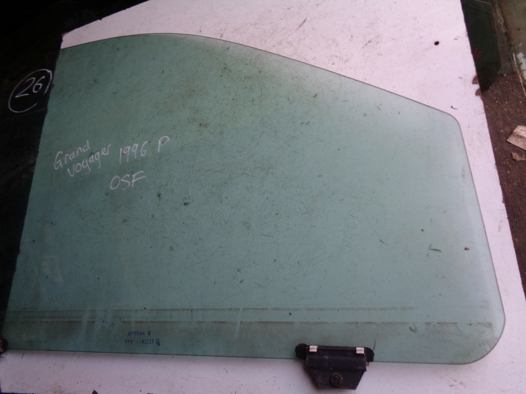 CHRYSLER GRAND VOYAGER OS DRIVER SIDE FRONT WINDOW GLASS
