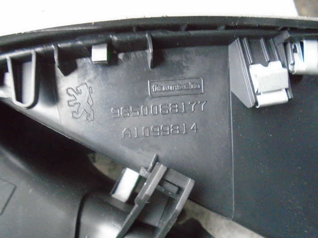 PEUGEOT 207 2008 CENTRE DASHBOARD WITH AIRVENTS & SEATBELT DISPLAY 9650068177