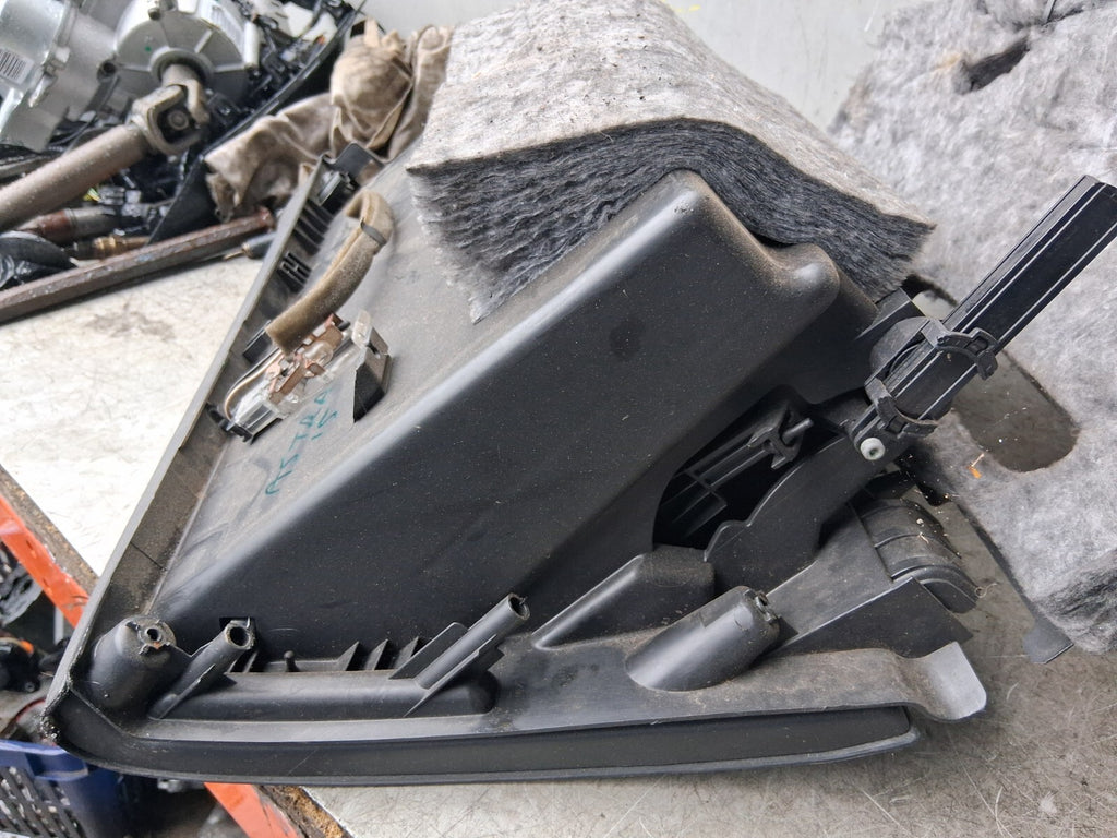 2015 VAUXHALL ASTRA J DASHBOARD GLOVE BOX FRONT STORAGE COMPARTMENT