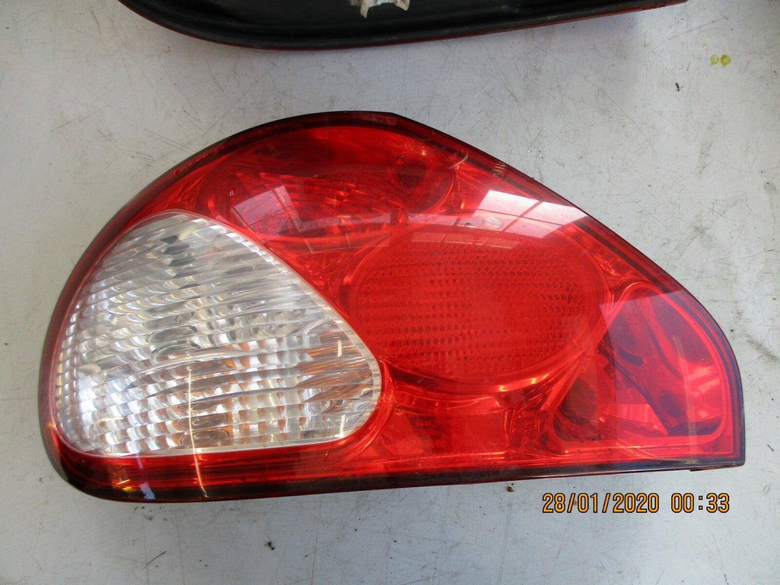 JAGUAR X TYPE 2004 NSR PASSENGER LEFT SIDE REAR TAIL LIGHT