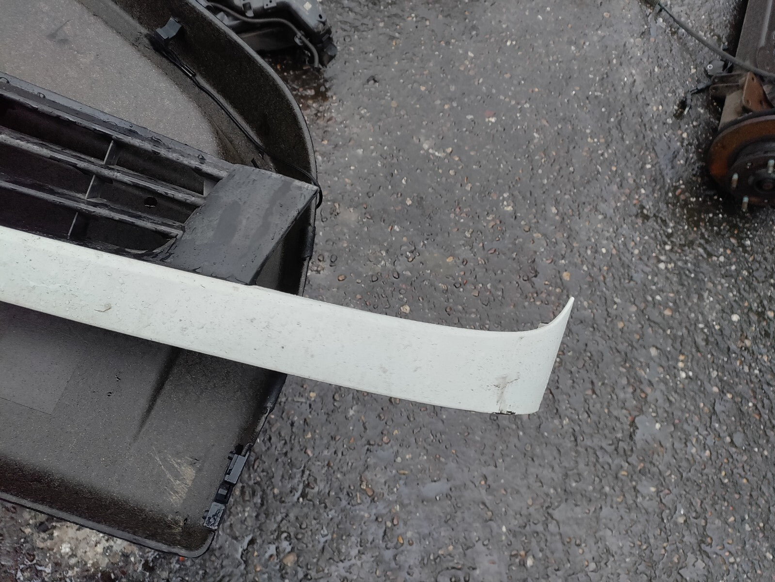 2006 RENAULT KANGOO MK1 FRONT GRILLE GRILL WHITE