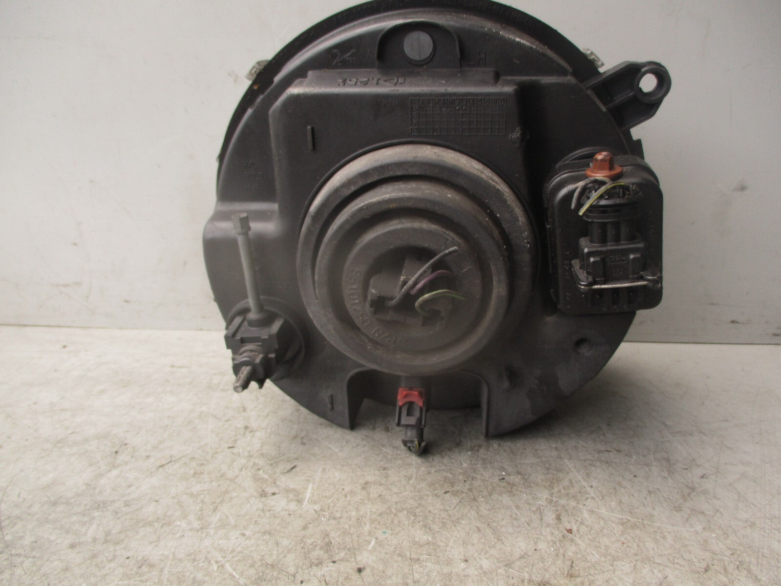 2006 JEEP CHEROKEE MK3 NSF PASSENGER SIDE FRONT LEFT HEADLAMP HEADLIGHT 05210156