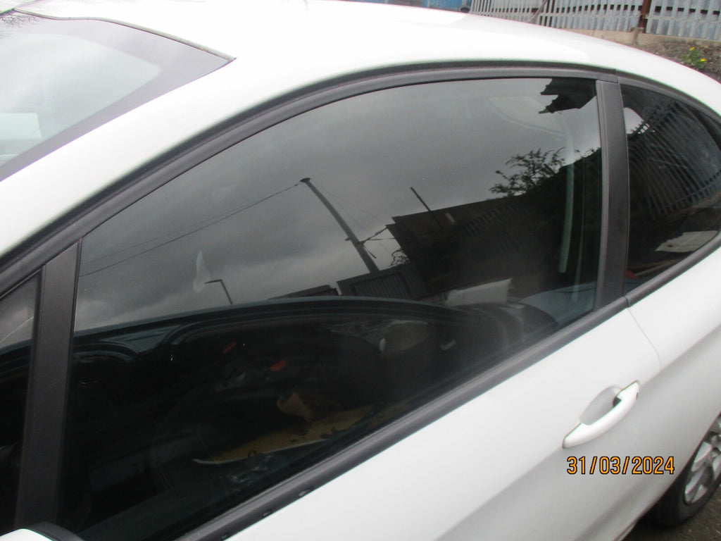 PEUGEOT 208 2016 3 DOOR NS PASSENGER SIDE DOOR WINDOW GLASS ONLY