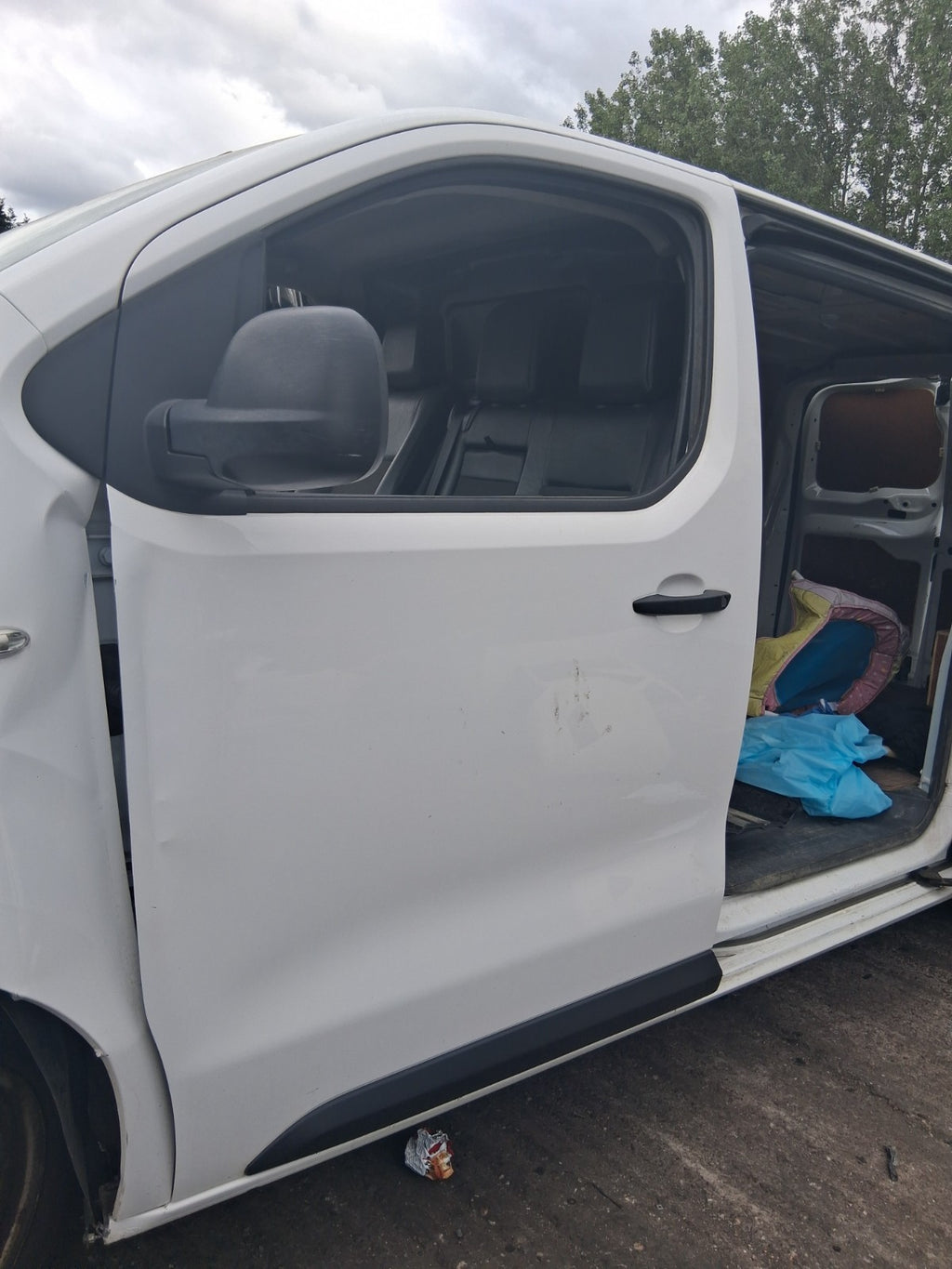 2019 CITROEN DISPATCH VIVARO MK3 NSF PASSENGER FRONT BARE DOOR WHITE HAS DAMAGED