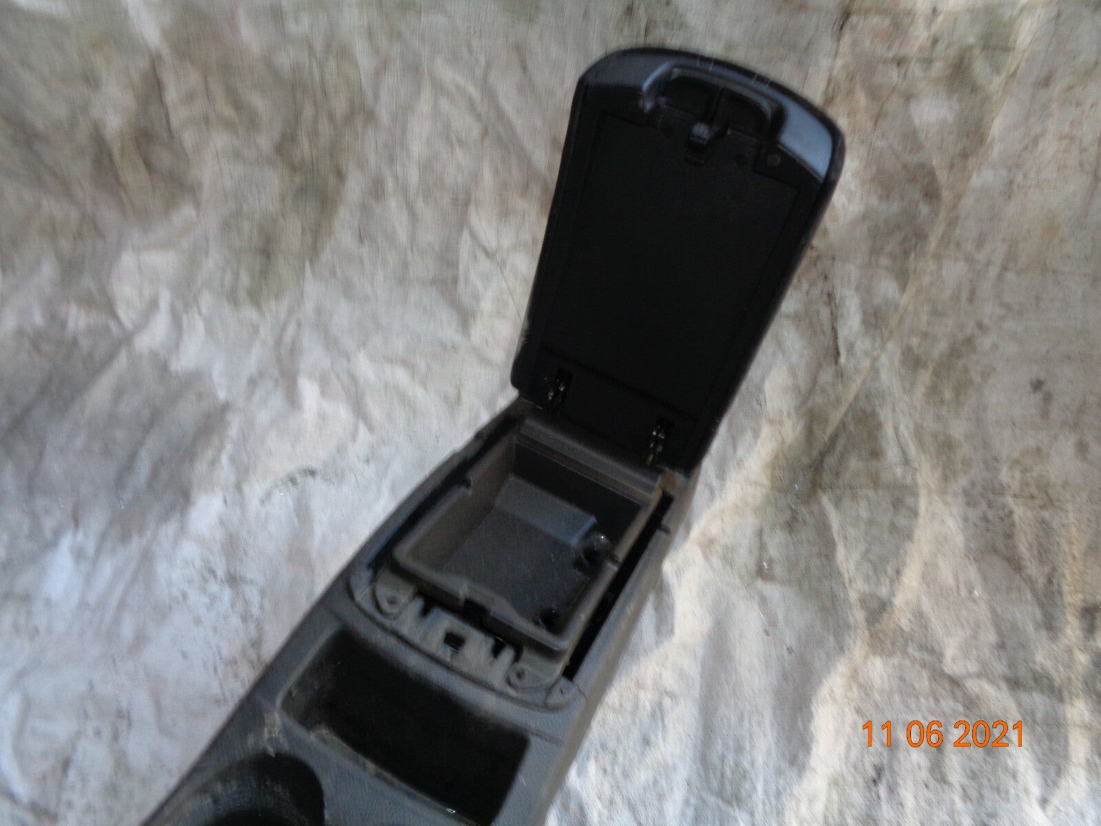 NISSAN QASHQAI J11 MK2 2019 CENTRE CONSOLE LEATHER ARM REST ASSEMBLY          #2