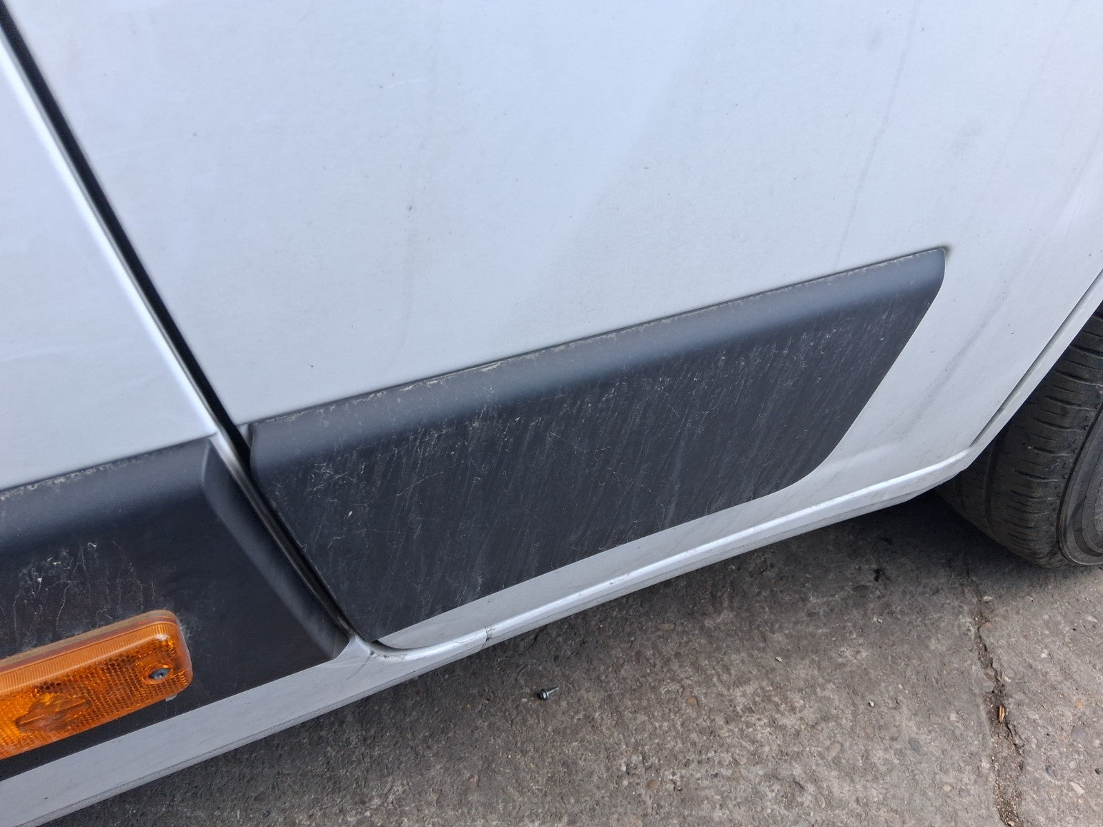 2025 CITROEN RELAY MK3 HIGH ROOF OS DRIVER SIDE FRONT DOOR MOULDING TRIM