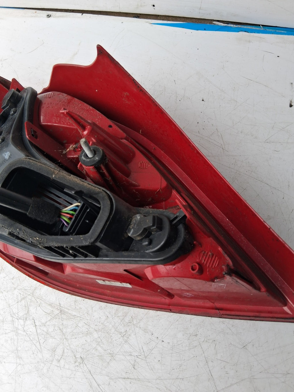 2012 PEUGEOT 207 OSR OFF RIGHT DRIVER SIDE REAR TAIL LIGHT 9686565980