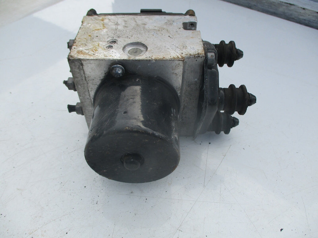 VW VOLKSWAGEN PASSAT B6 2.0 TDI ABS PUMP 3C0 614 095 P