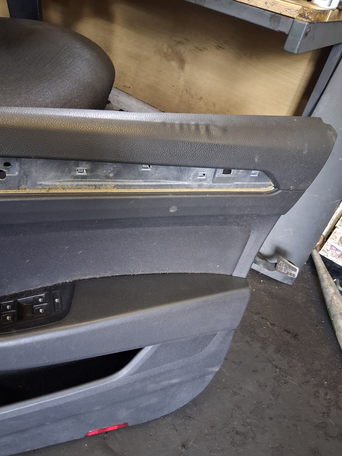 2019 VW VOLKSWAGEN PASSAT B8 OSF DRIVER SIDE FRONT RIGHT DOOR CARD
