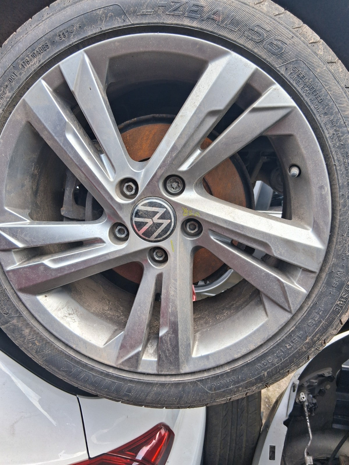 2022 VW VOLKSWAGEN GOLF MK8 R LINE 17 INCH ALLOY WHEEL WITH TYRE 225/45R17