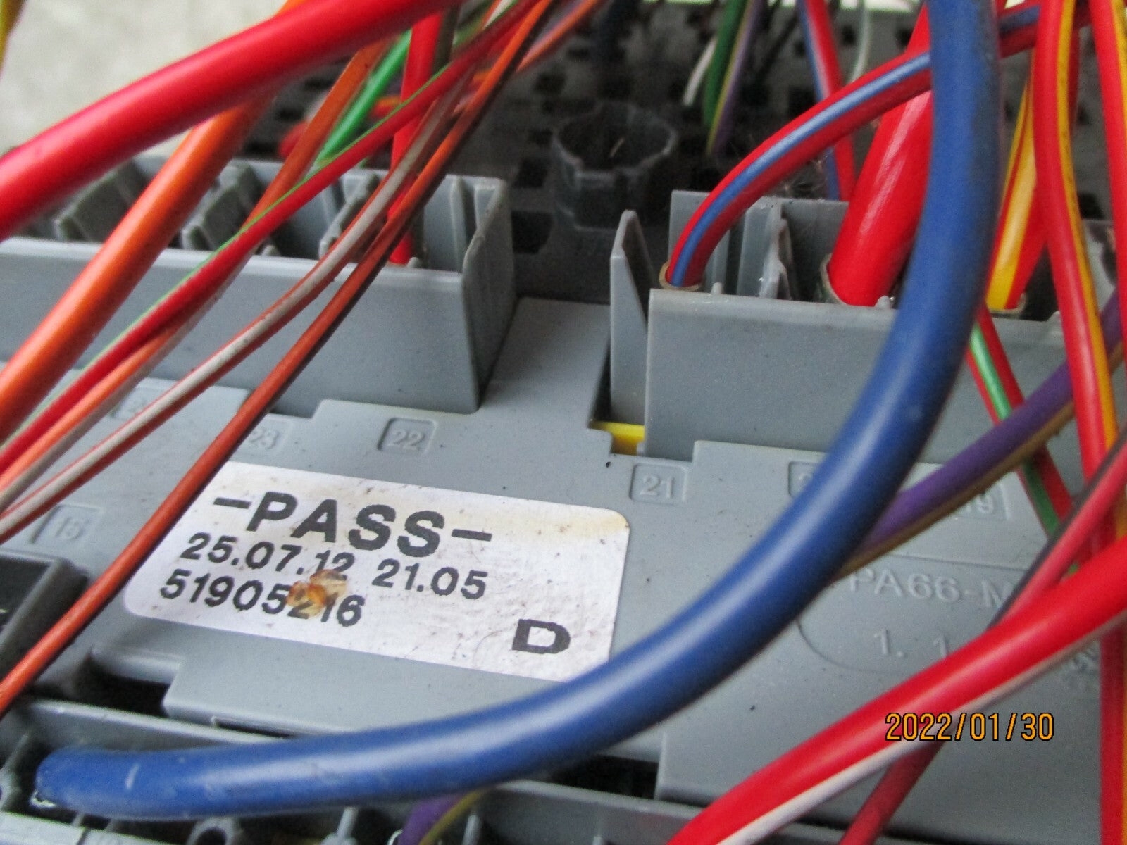 FIAT 500 2012 MK1 1.2 PETROL FUSE BOX 51905216