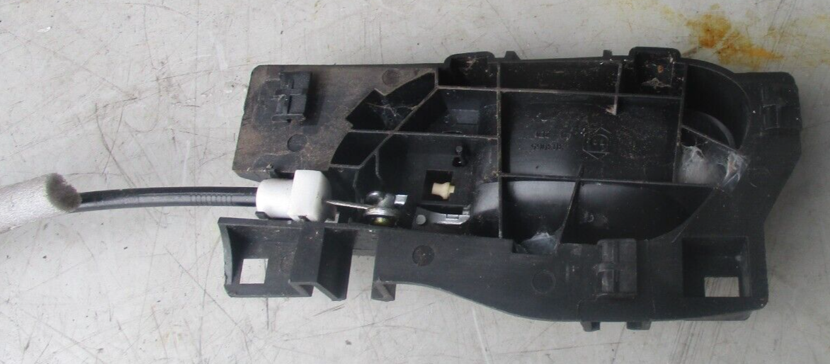 2013 PEUGEOT 208 OSR DRIVER SIDE REAR DOOR LOCK CATCH WITH HANDLE 9812501380