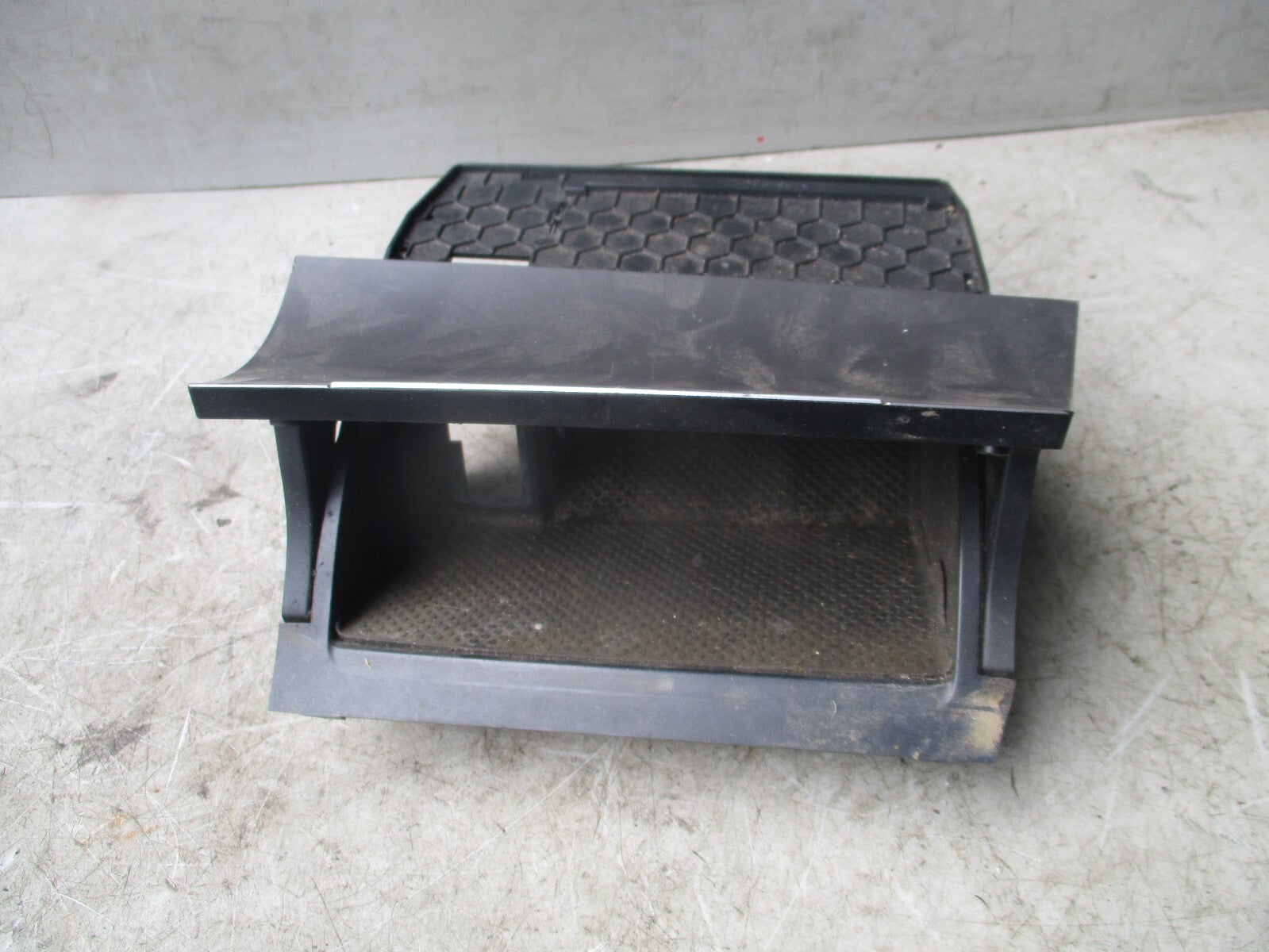 2016 VW GOLF MK7 ASHTRAY INSERT TRAY STORAGE CENTRE CONSOLE 5G2863391