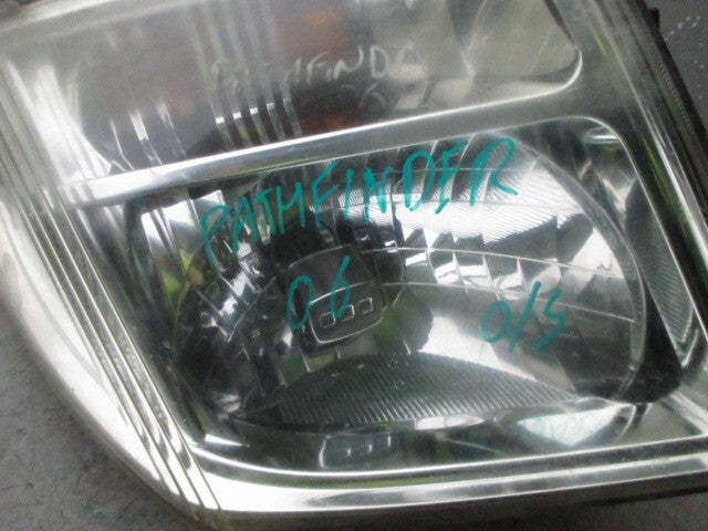 2006 NISSAN PATHFINDER R51 OS DRIVER SIDE HEADLIGHT 26010EB303
