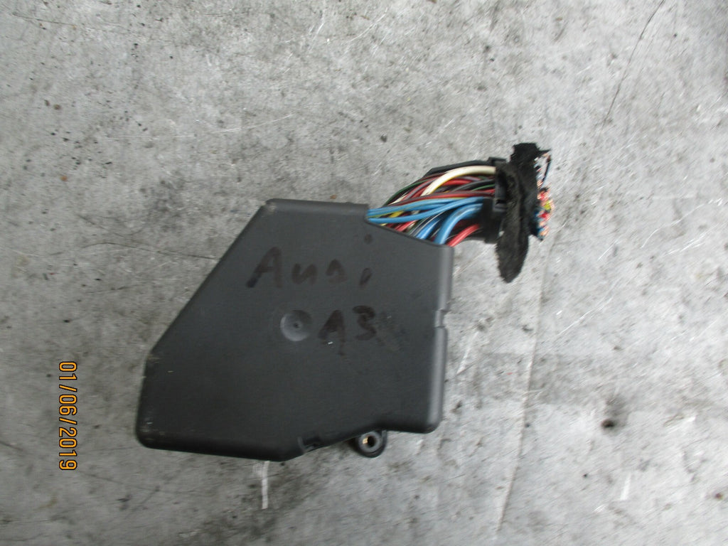 AUDI A3 8L (MK1) DASHBOARD SIDE FUSE BOX RELAY UNIT 8D2941824