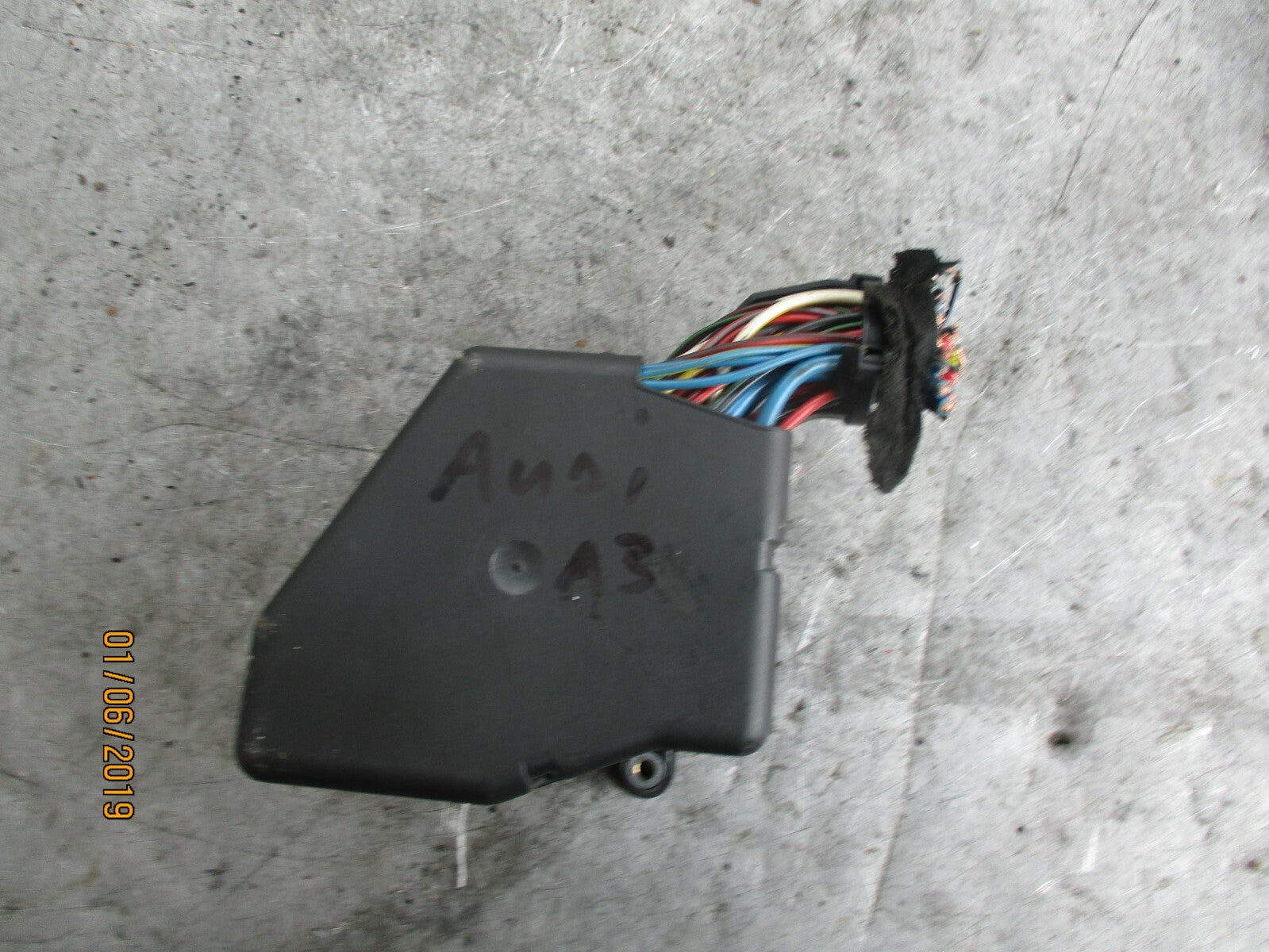 AUDI A3 8L (MK1) DASHBOARD SIDE FUSE BOX RELAY UNIT 8D2941824