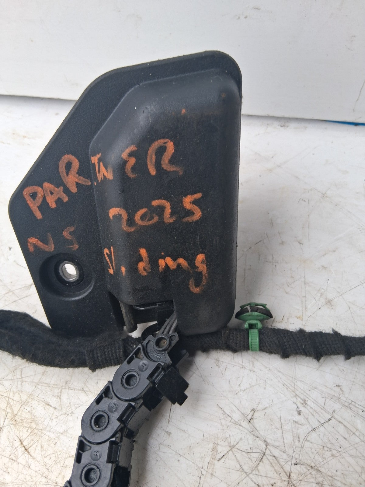 2025 PEUGEOT PARTNER LEFT NEAR SIDE SLIDING DOOR CABLE/ WIRING LOOM 9816506080