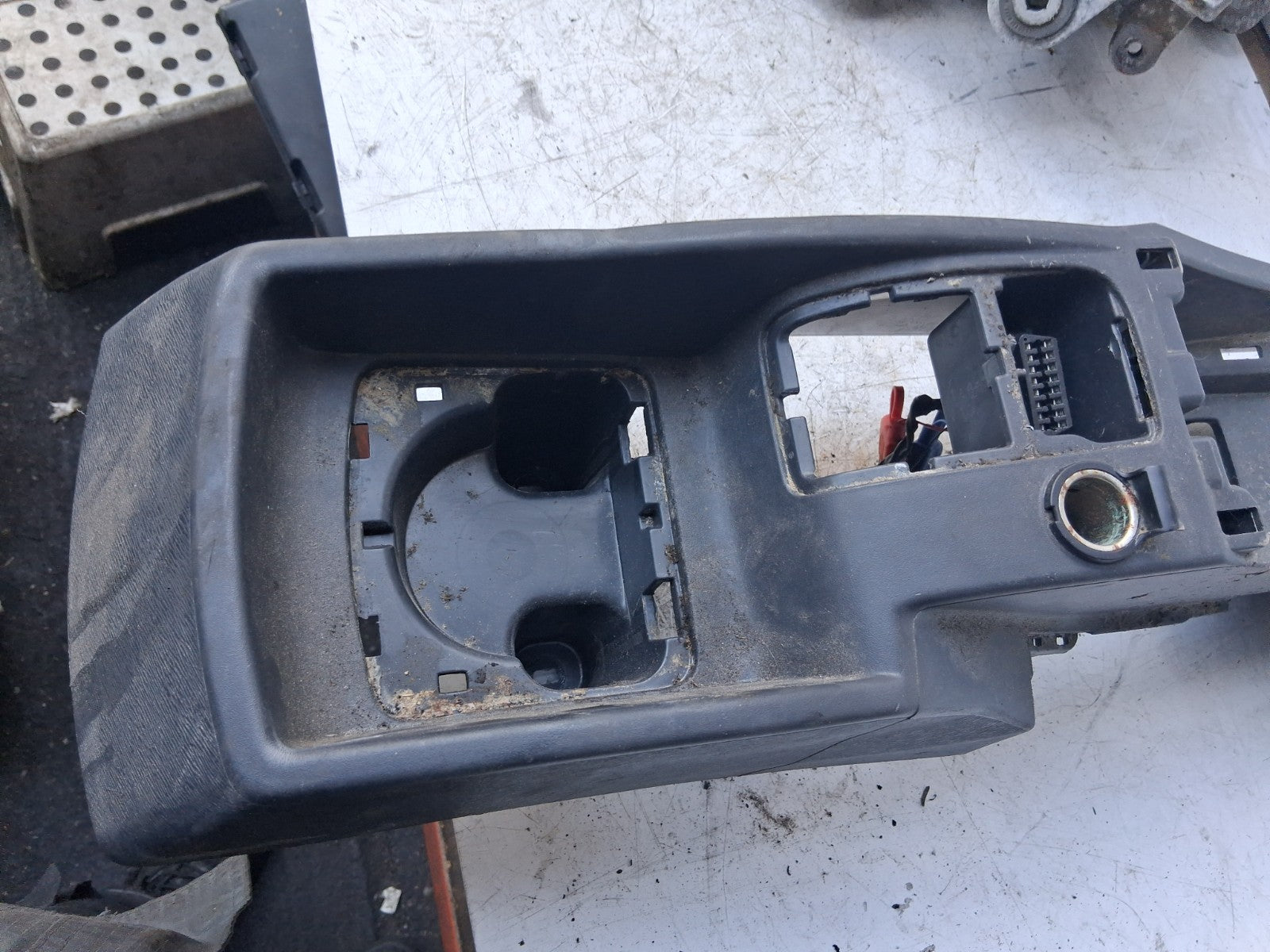 2020 RENAULT KANGOO MK2 CENTER CONSOLE SURROUND TRIM PANEL 8200457030
