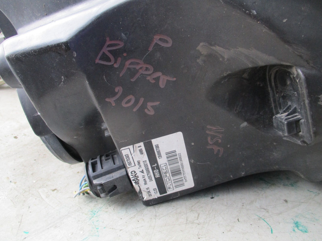 2015 PEUGEOT BIPPER FRONT HEADLIGHT HEADLAMP 45560509
