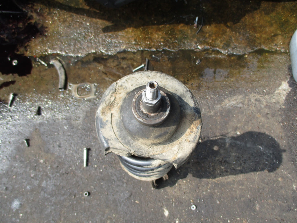 VAUXHALL VIVARO 2013 2.0 DIESEL NSF PASSENGER SIDE FRONT SHOCK ABSORBER