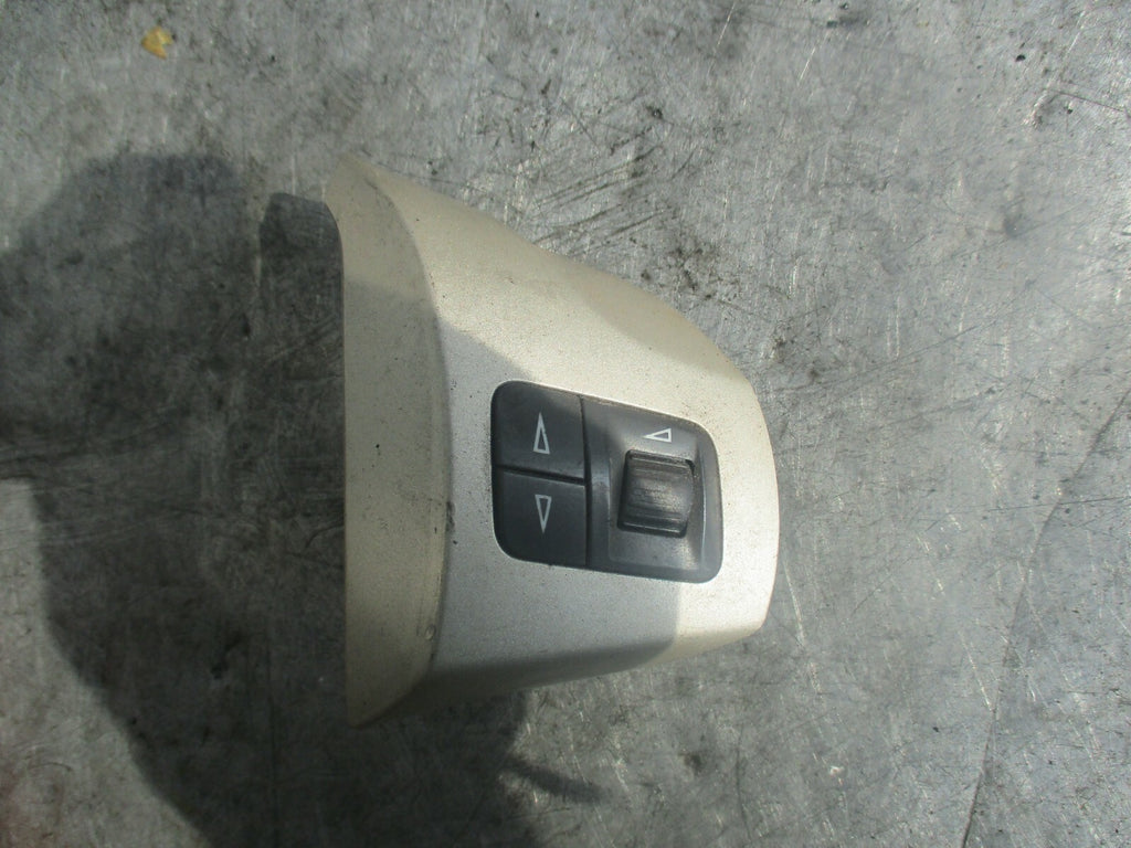 VAUXHALL CORSA D  STEERING WHEEL MULTIFUNCTION VOLUME CONTROLS 13222330