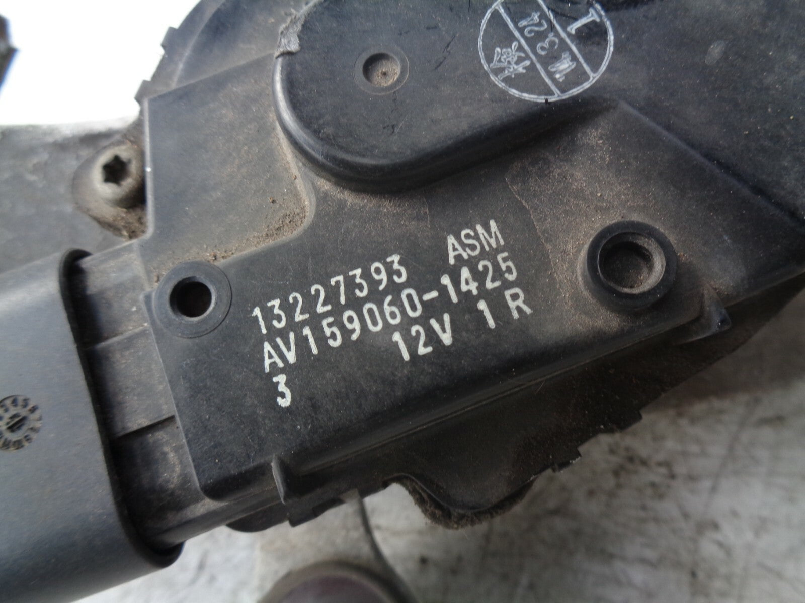 VAUXHALL INSIGNIA 2014 FRONT WIPER MOTOR WITH LINKAGE 13227393