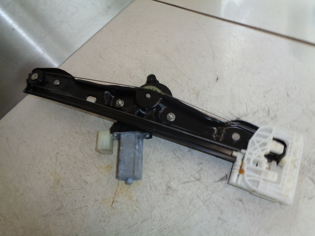 BMW 1 SERIES F20 2019 LCI NSR PASSENGER REAR DOOR WINDOW MOTOR MECHNAISM 7242555