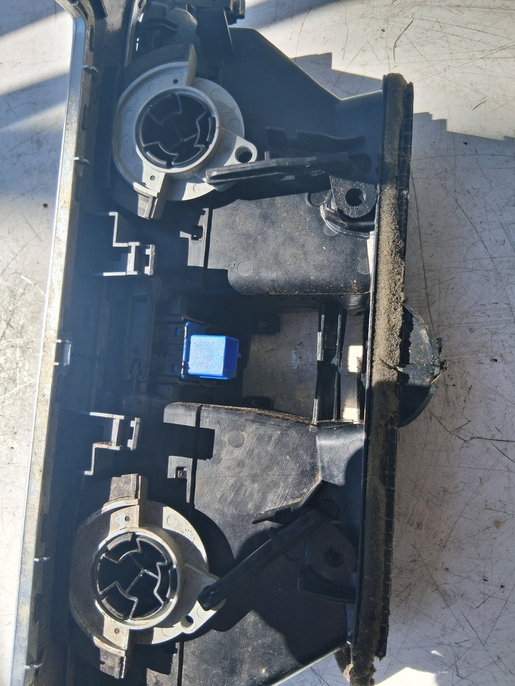 2013 VW VOLKSWAGEN GOLF MK7 CENTRE AIR VENTS WITH CONSOLE/ STEREO TRIM 5G2819743