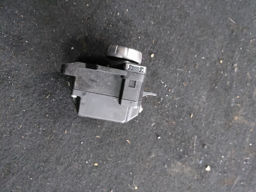 2014 MERCEDES C CLASS W204 MULTIMEDIA SAT NAV CONTROL SWITCH A2048709558