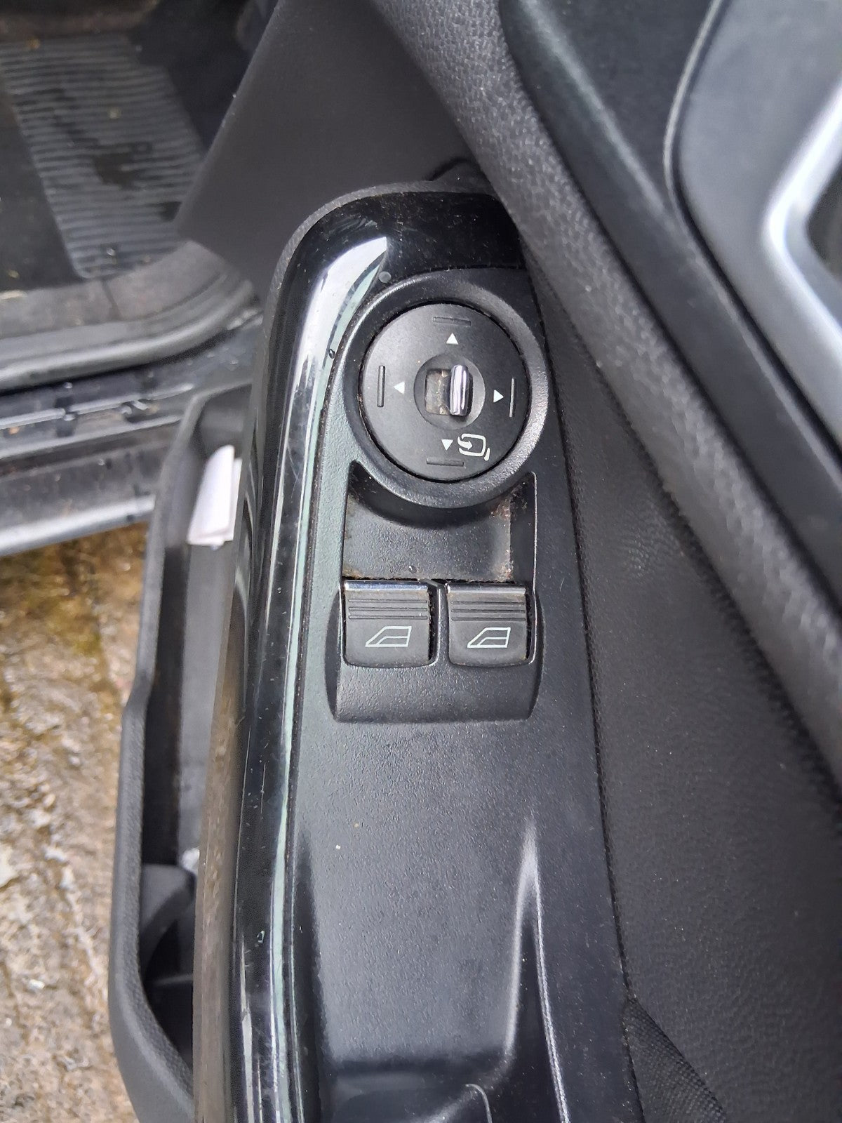 2014 FORD FIESTA MK7 OSF DRIVER SIDE FRONT RIGHT WINDOW CONTROL SWITCH