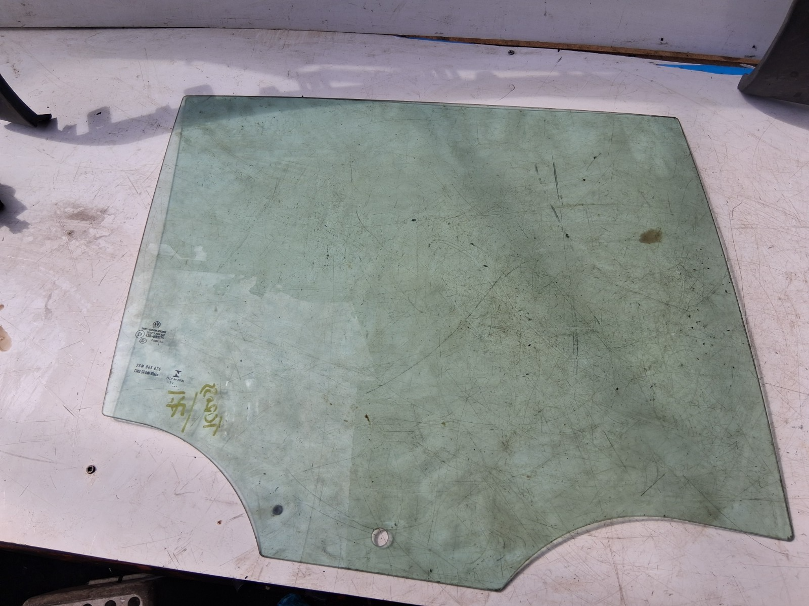 2021 VW VOLKSWAGEN T CROSS OSR DRIVER SIDE REAR RIGHT WINDOW GLASS 2GM845026