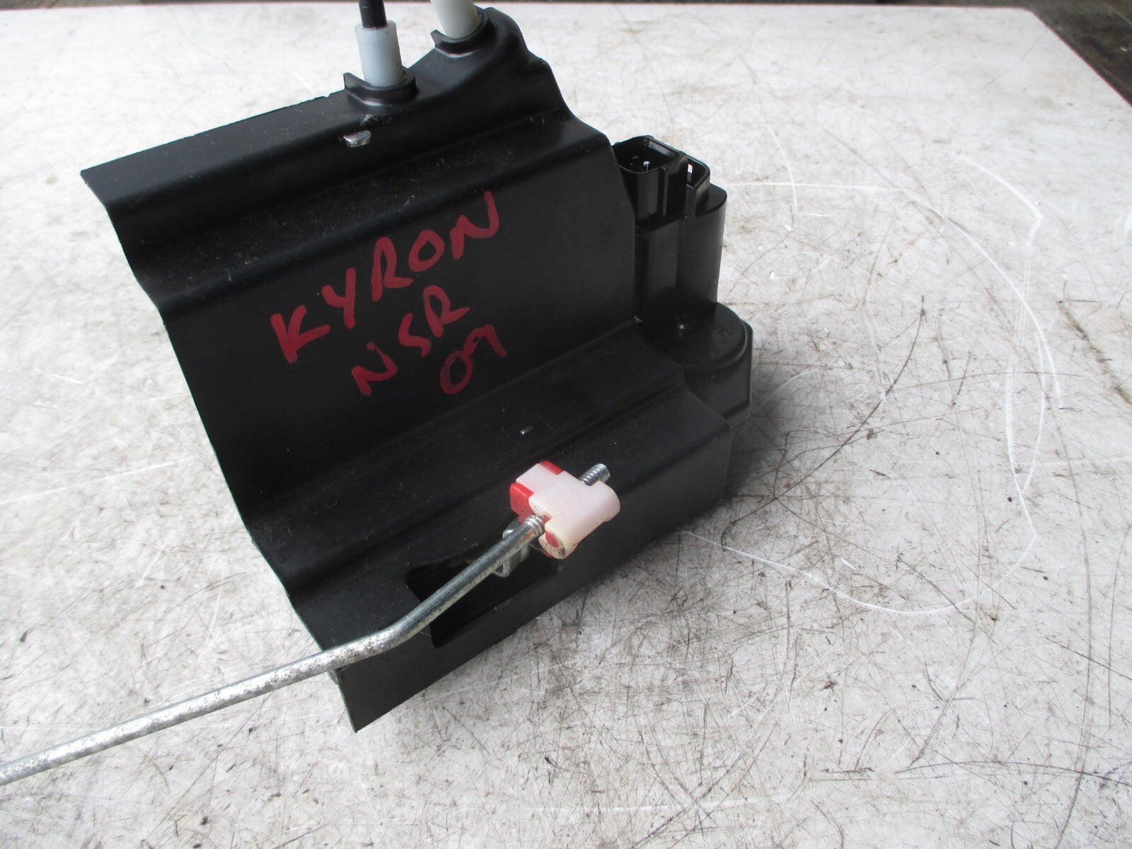 SSANGYONG KYRON 2009 2.0 DIESEL NSR PASSENGER SIDE DOOR LOCK MECHANISMS