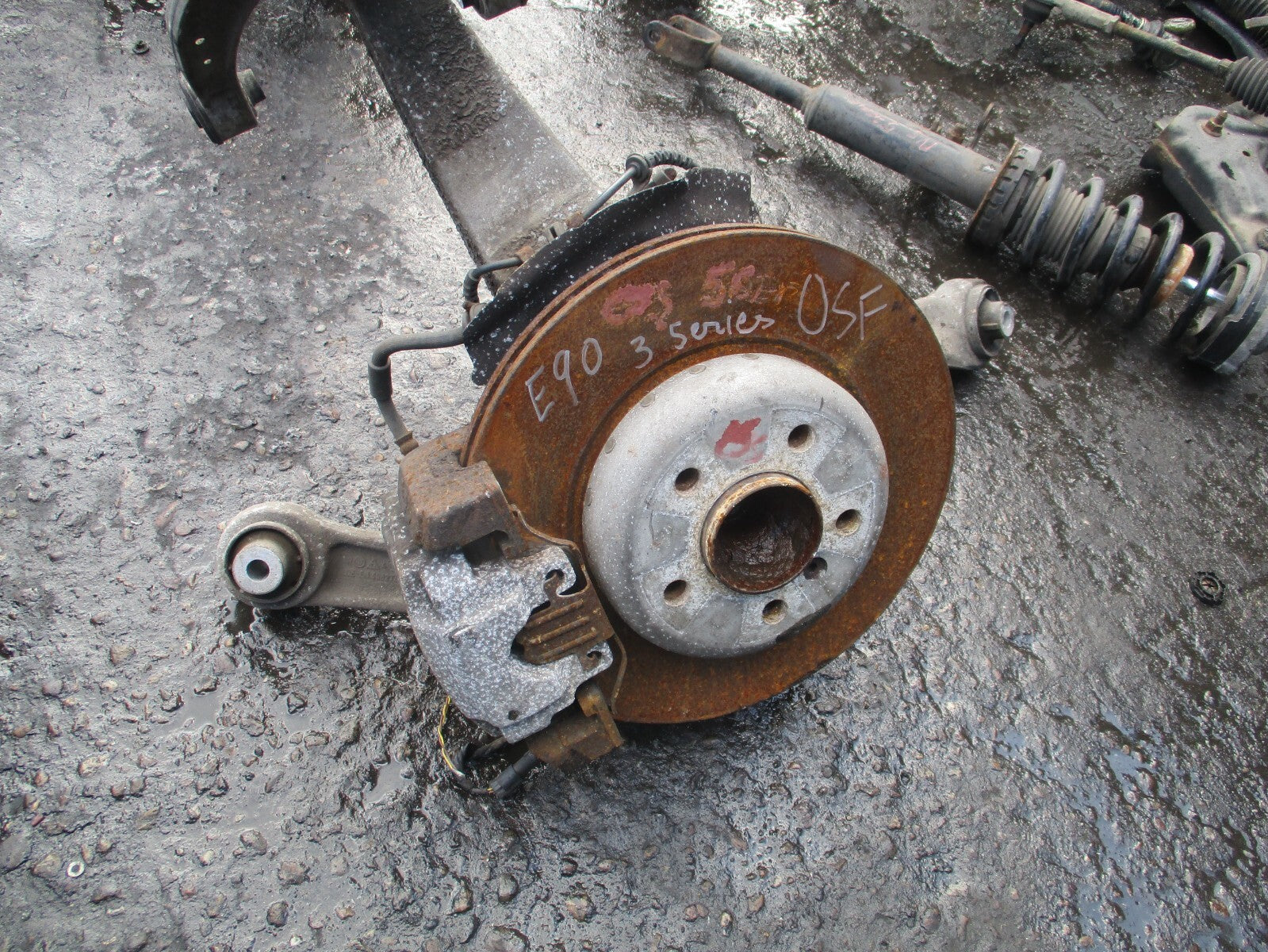 2012 BMW 5 SERIES F10 OSF DRIVER SIDE FRONT WHEEL HUB & CONTROL ARMS