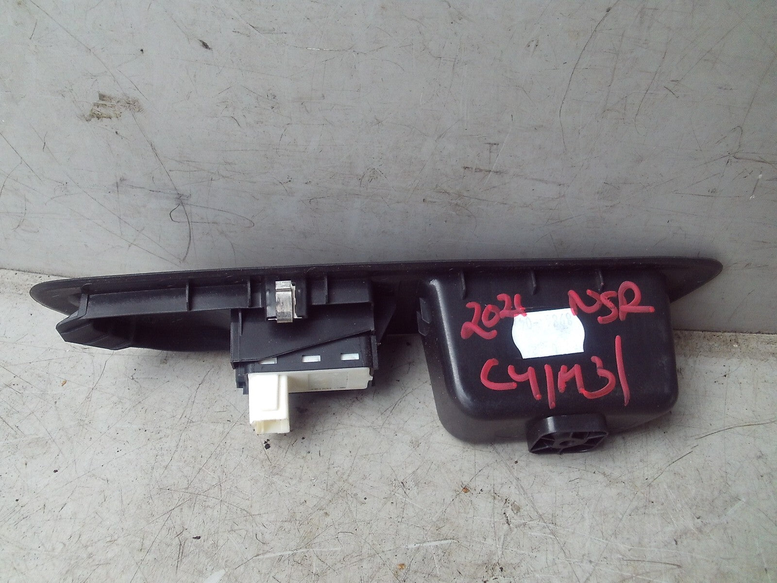 21 CITROEN C4 MK3 NSR PASSENGER SIDE REAR LEFT WINDOW CONTROL SWITCH 9831081580