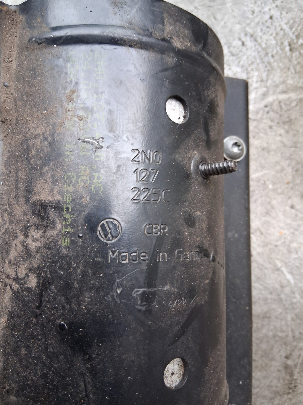 2022 VOLKSWAGEN CRAFTER MK2 2.0 DIESEL FUEL FILTER HOUSING 2N0127225