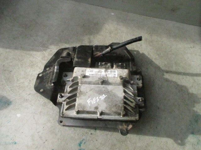 2009 FORD FIESTA MK7 1.6 PETROL ENGINE CONTROL UNIT ECU 8V2112A650HF