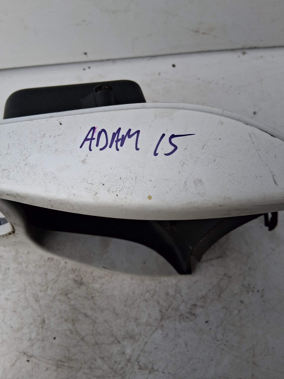 2015 VAUXHALL ADAM CENTRE CONSOLE WHITE 300261401