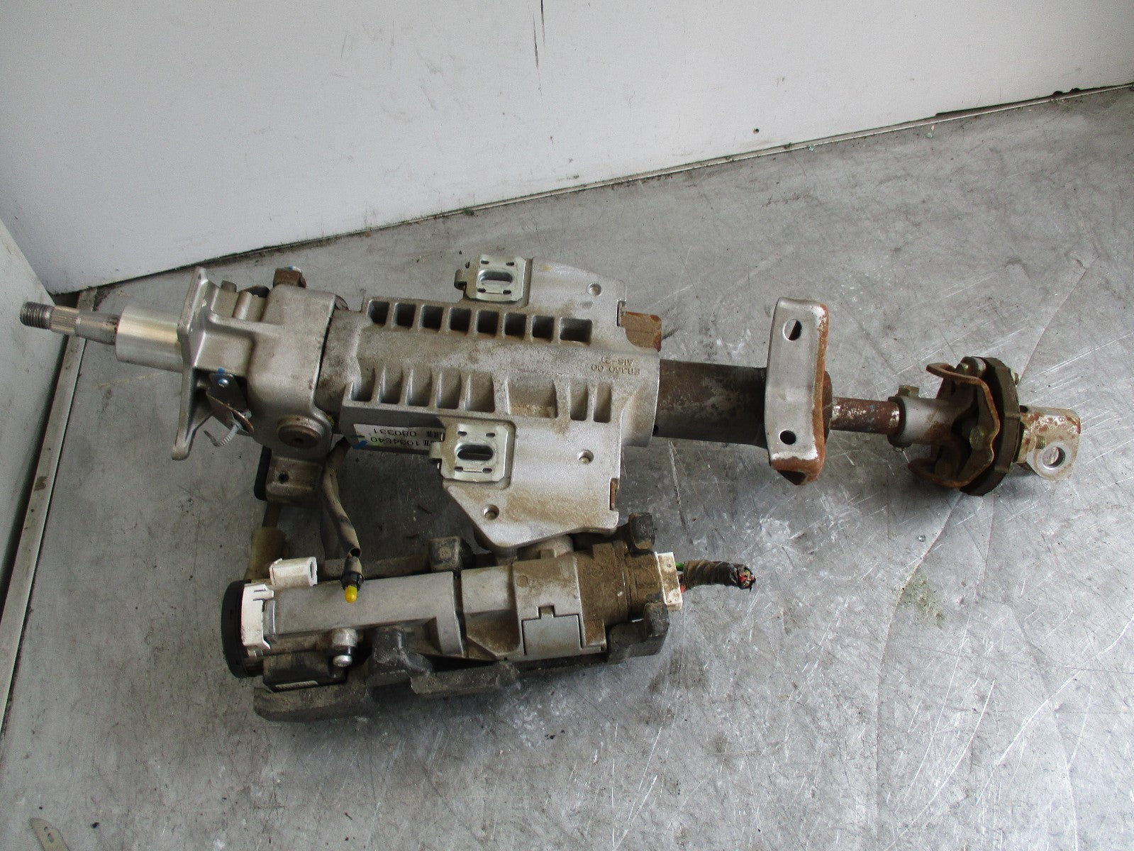 NISSAN NAVARA D40 (MK2) UPPER ADJUSTABLE STEERING COLUMN AND BARREL