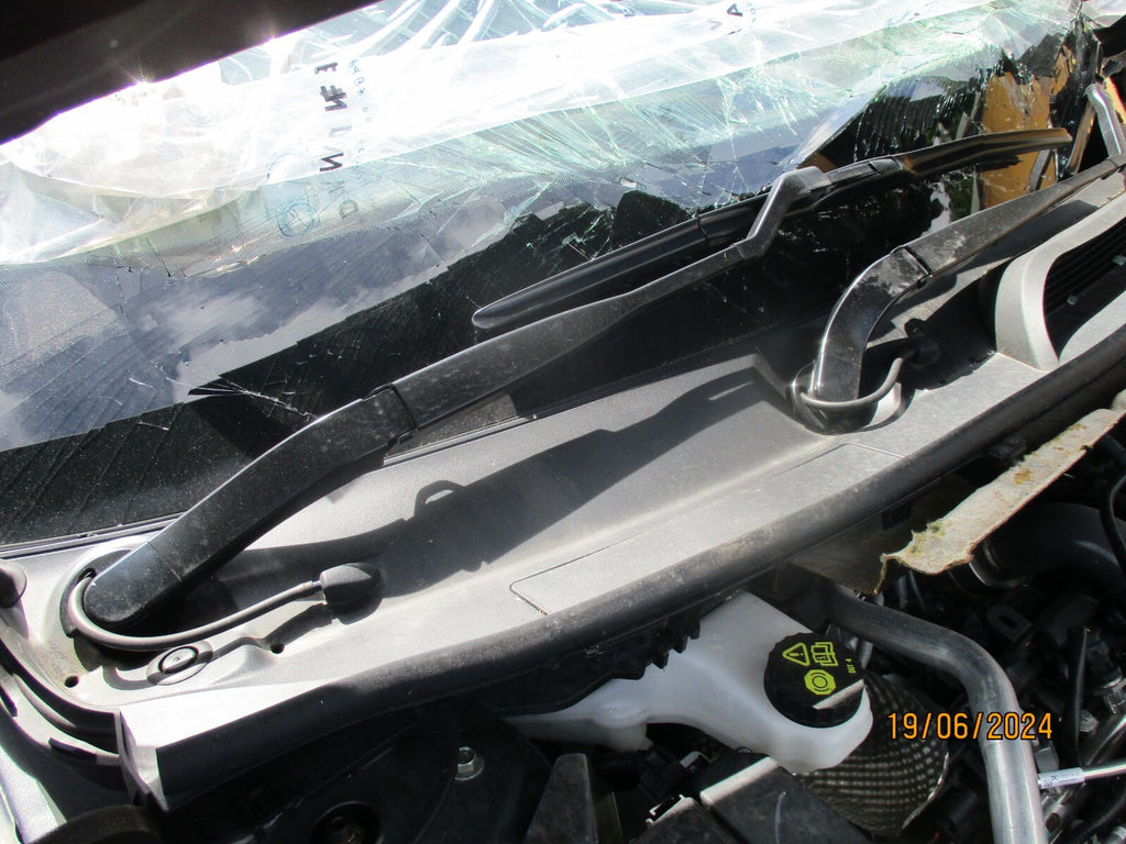 NISSAN QASHQAI J12 MK3 2023 FRONT WINDSCREEN WIPER MOTOR LINKAGES