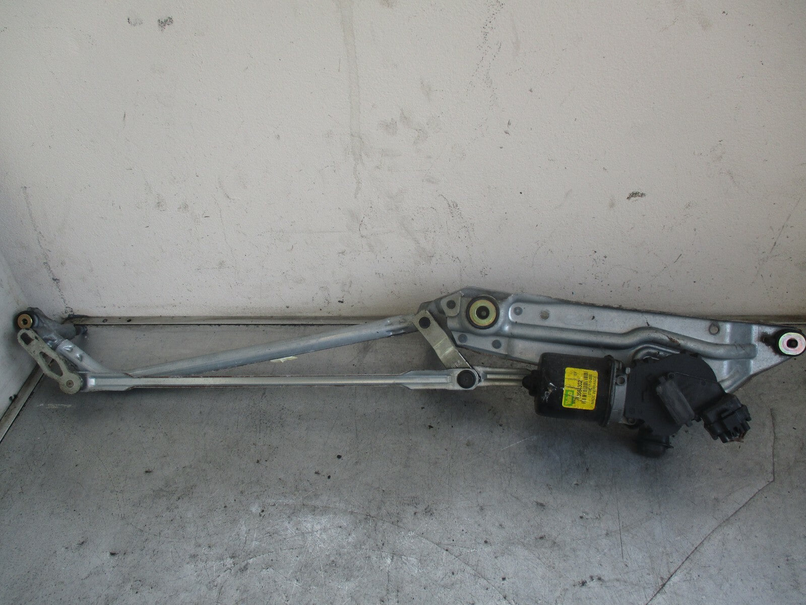 PEUGEOT 1007 2006 FRONT WINDSCREEN WIPER MOTOR LINKAGE MECHANISM 53564302