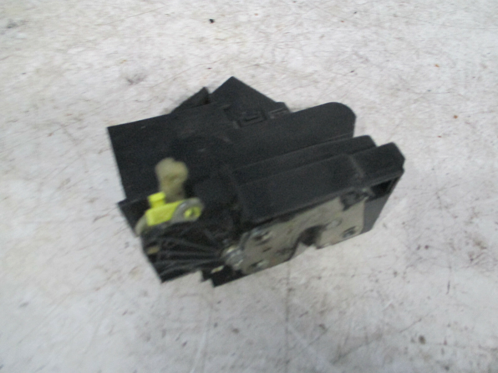 DACIA SANDERO 2015 MK2 NSF PASSENGER SIDE FRONT DOOR LOCK MECHANISM