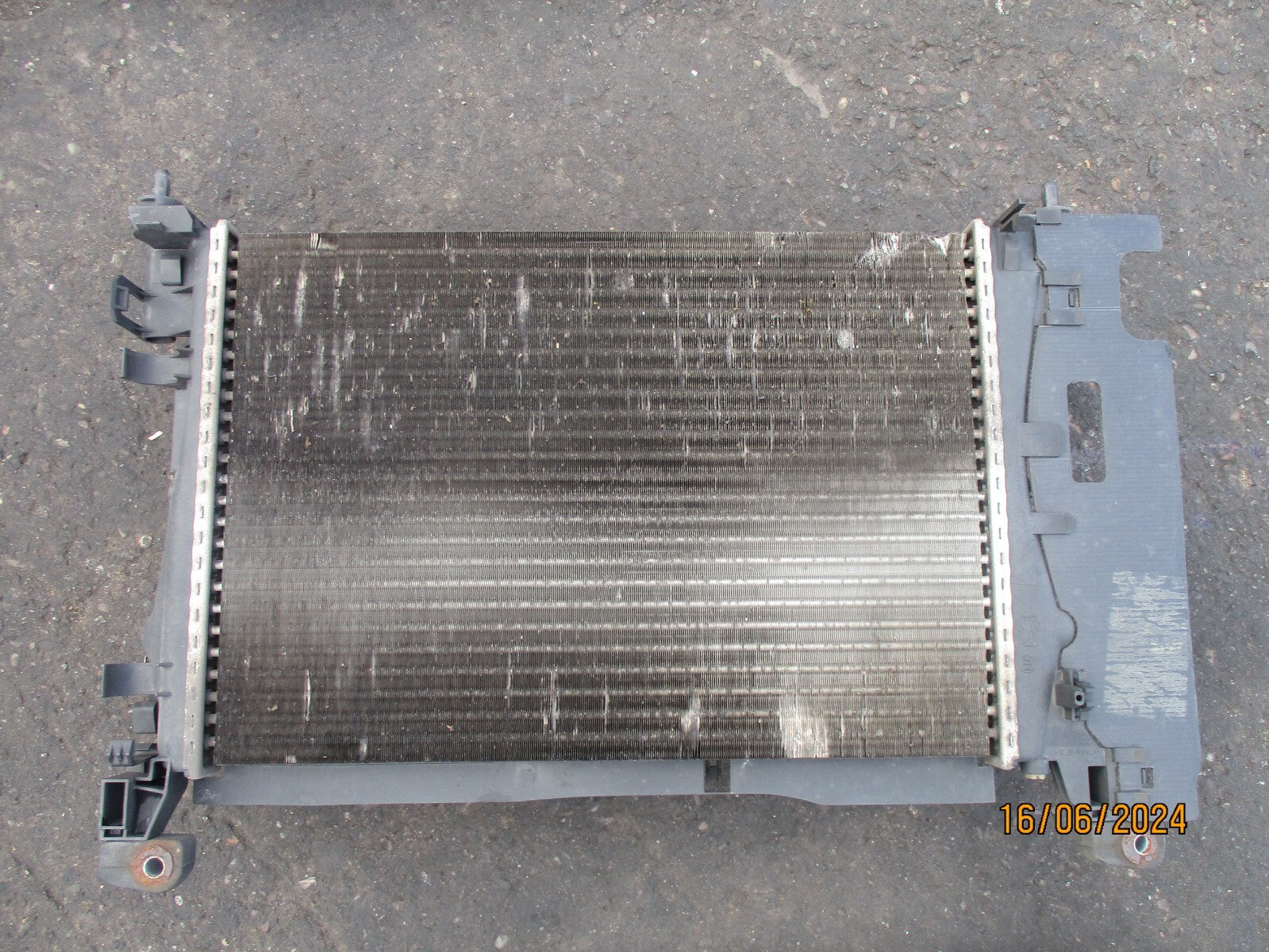 FIAT PUNTO 2010 1.4 PETROL RADIATOR RAD PACK 55700995 RP 09