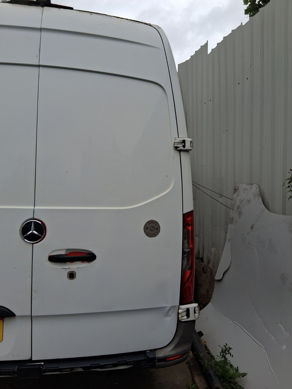 2018 MERCEDES BENZ SPRINTER W907 OSR DRIVER SIDE COMPLETE REAR RIGHT DOOR WHITE